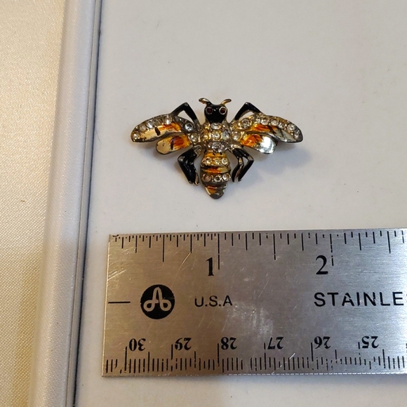 Vintage Enamel and Rhinestone Bee Brooch Unsigned Coro? - Picture 5 of 6